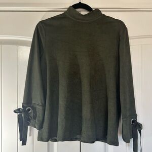 Chico’s Olive Green”Suede”Top. Mock turtleneck.Ties on the 3/4 length sleeves.